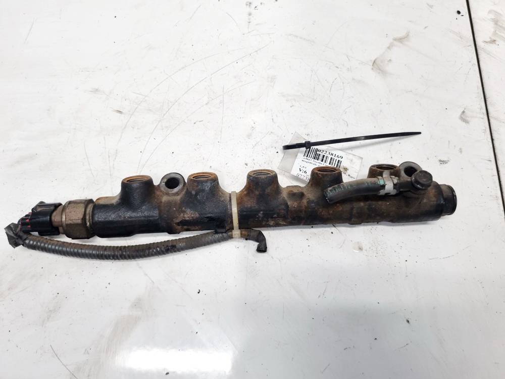 Toyota Corolla 2002 Fuel injector rail (injectors)(Fuel distributor)