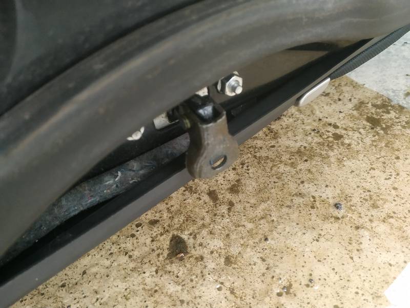 Toyota Corolla Verso 2006 Oven Rajoitin - TAKANA OIKEALLA - Thumbnail 2