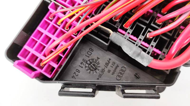 8D1941824 Audi A4 2004 Fuse box - Thumbnail 3