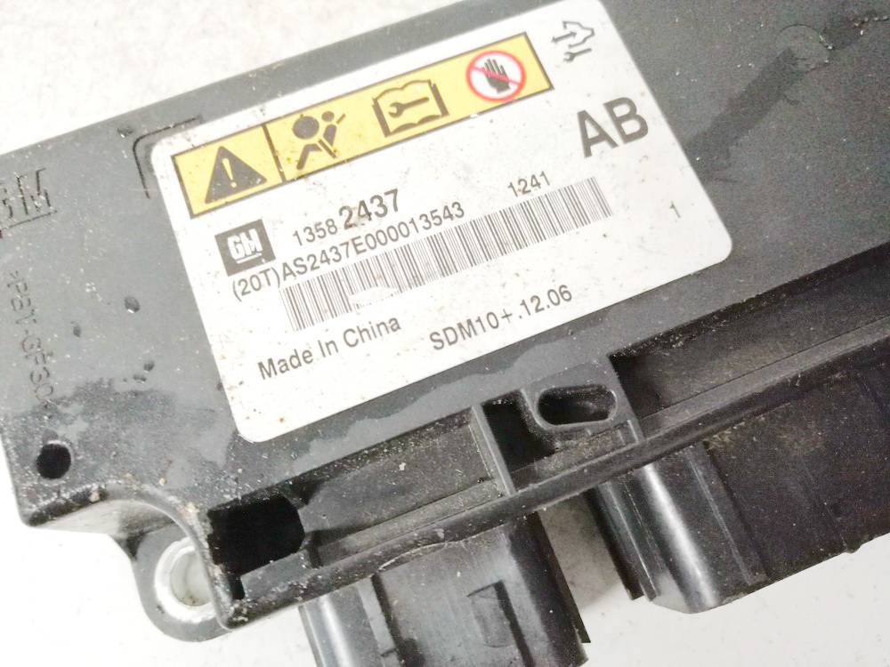 13582437 Opel Astra 2011 SRS AIRBAG KOMPIUTERIS - ORO PAGALVIU VALDYMO BLOKAS - Thumbnail 3