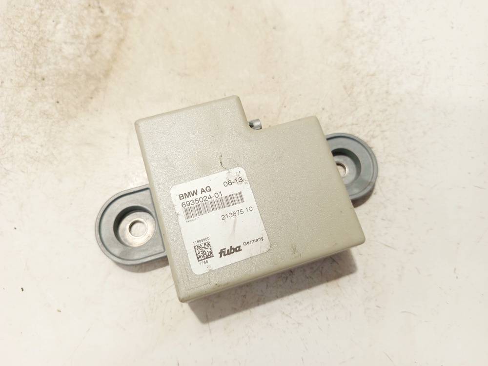 693502401 BMW 5-Series 2006 Antenna Module Unit