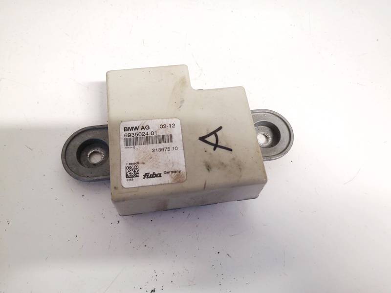 693502401 BMW 5-Series 2006 Antenna Module Unit
