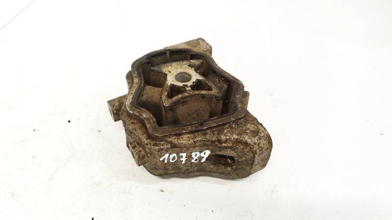 Land-Rover Freelander 2008 Engine Mounting and Transmission Mount (Engine support)