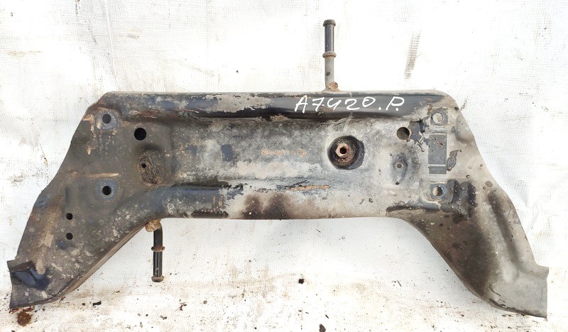 Volkswagen Fox 2006 Belka silnika - PRZEDNIE