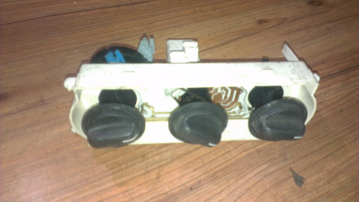 86323 Opel Vectra 1998 Climate Control Panel (heater control switches)