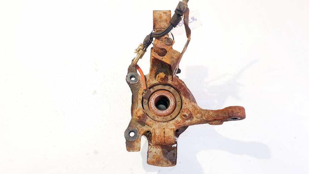 Opel Zafira 2003 Pyörän navan kiinnike - EDESSÄ OIKEALLA