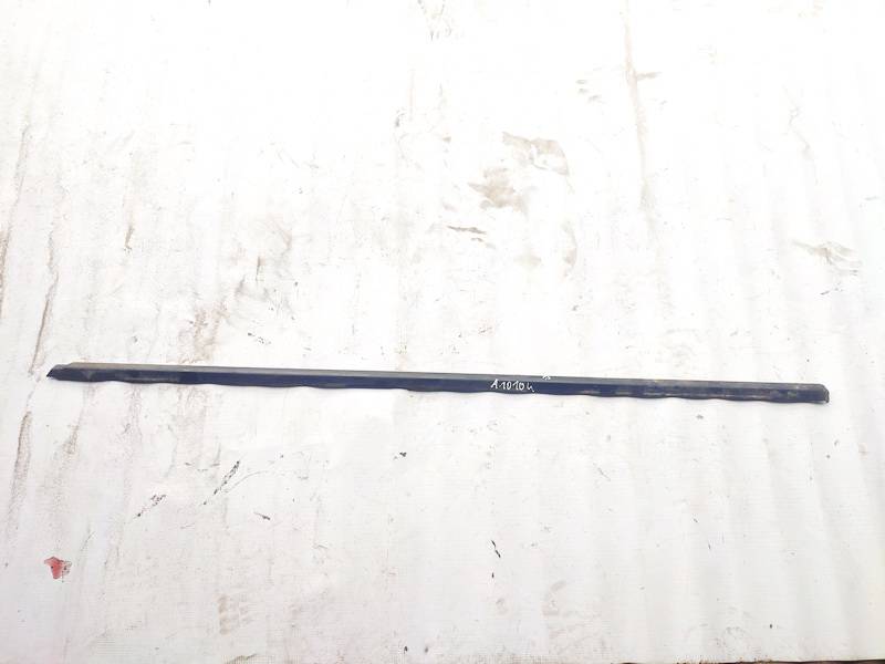 7L0853538LM3 Volkswagen Touareg 2003 Glass Trim Molding-weatherstripping - FRONT RIGHT