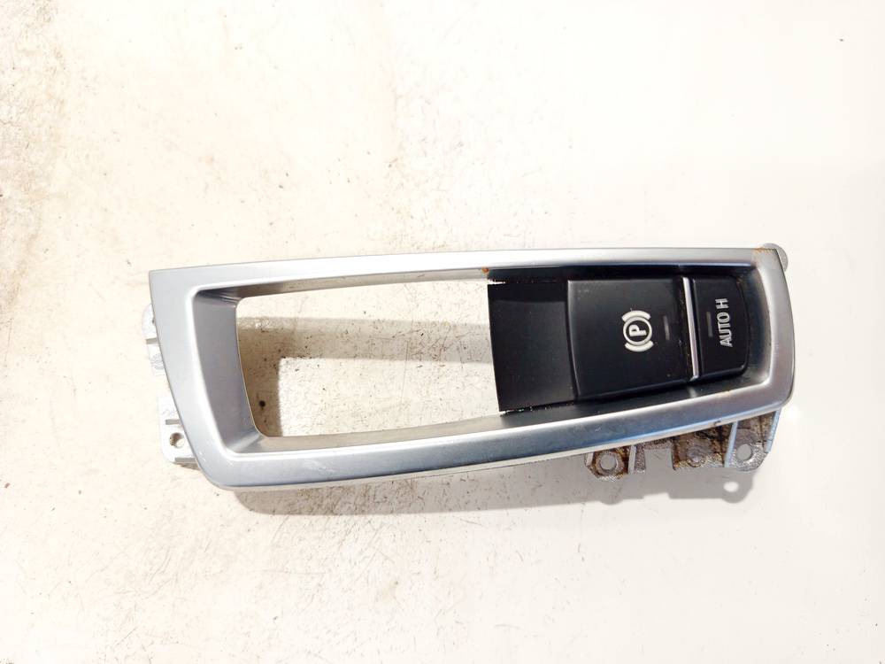 921759402 BMW 5-Series 2013 Кнопка фиксатора стояночного тормоза