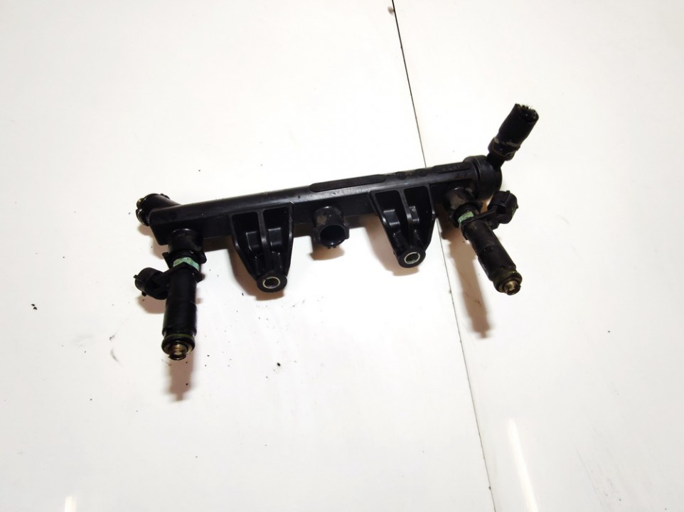 03D133319K Volkswagen Polo 2009 Fuel injector rail (injectors)(Fuel distributor)