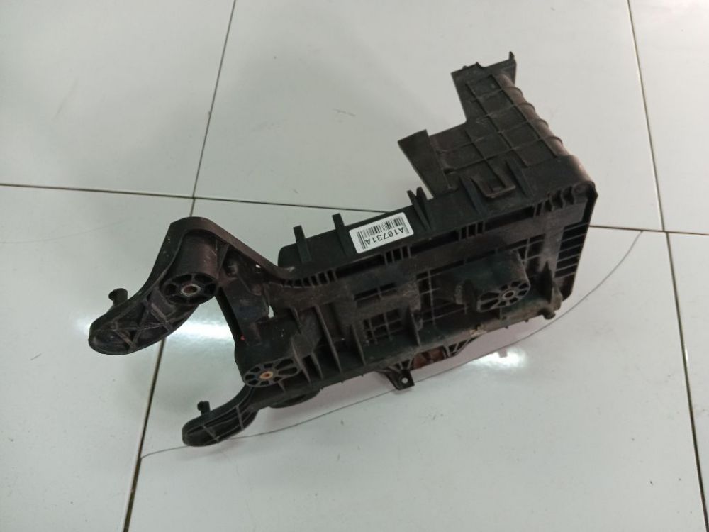 1K0915333C Volkswagen Golf 2006 Pad de Batterie - Thumbnail 2