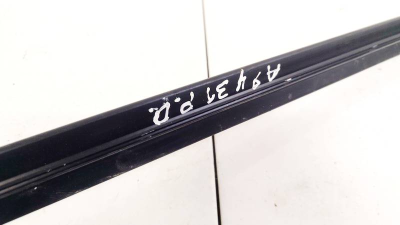Skoda Octavia 1998 Glass Trim Molding-weatherstripping - FRONT RIGHT - Thumbnail 2