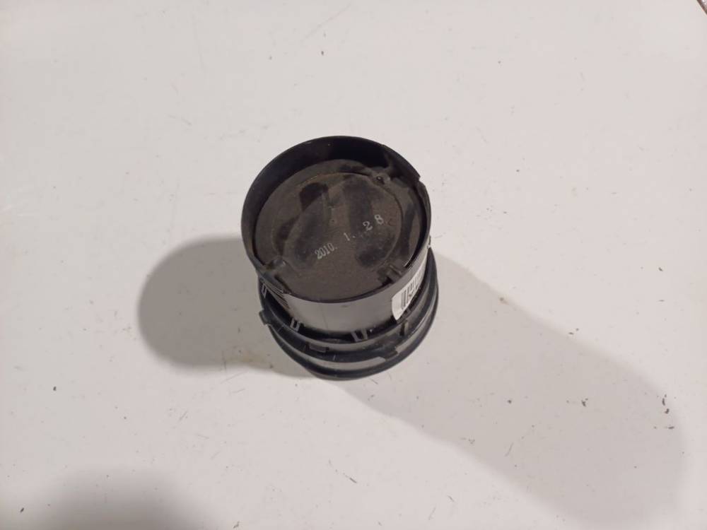 BBM464730 Mazda 3 2010 Dash Vent (Air Vent Grille) - Thumbnail 2