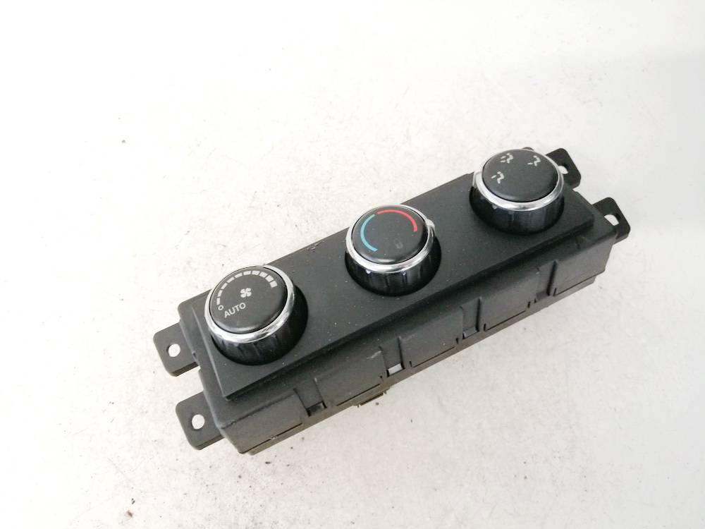 55111812AD Dodge Journey 2009 Panel sterowania klimatyzacją (przełączniki ogrzewania)