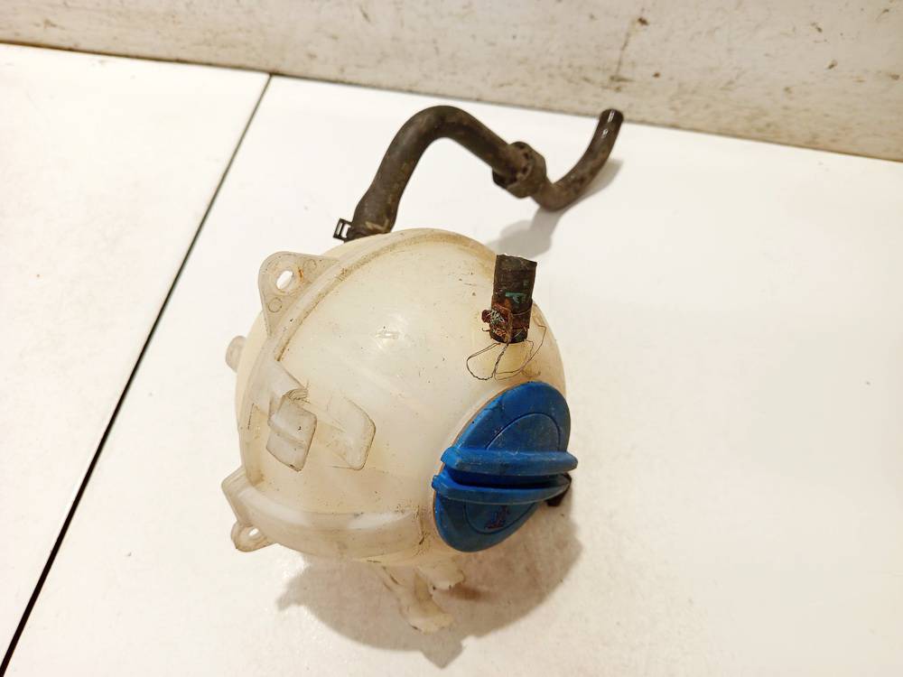 1K0121407A Volkswagen Golf 2006 Expansion Tank coolant (RADIATOR EXPANSION TANK BOTTLE )