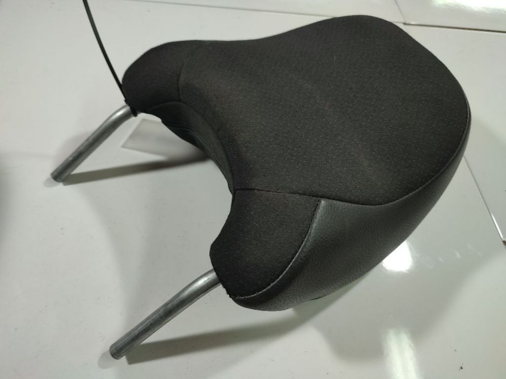 Volvo S60 2002 Sedynes galvos atlosas (galvos atrama)