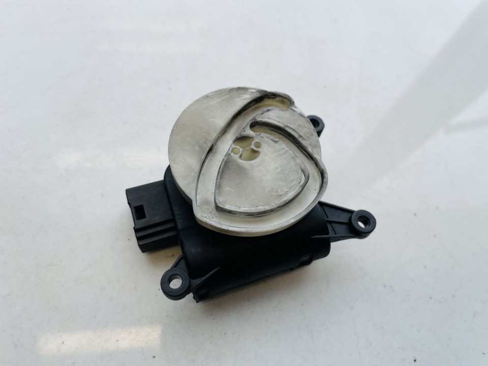 8E1820511C Audi A4 2004 Silnik klapki nagrzewnicy - Thumbnail 2