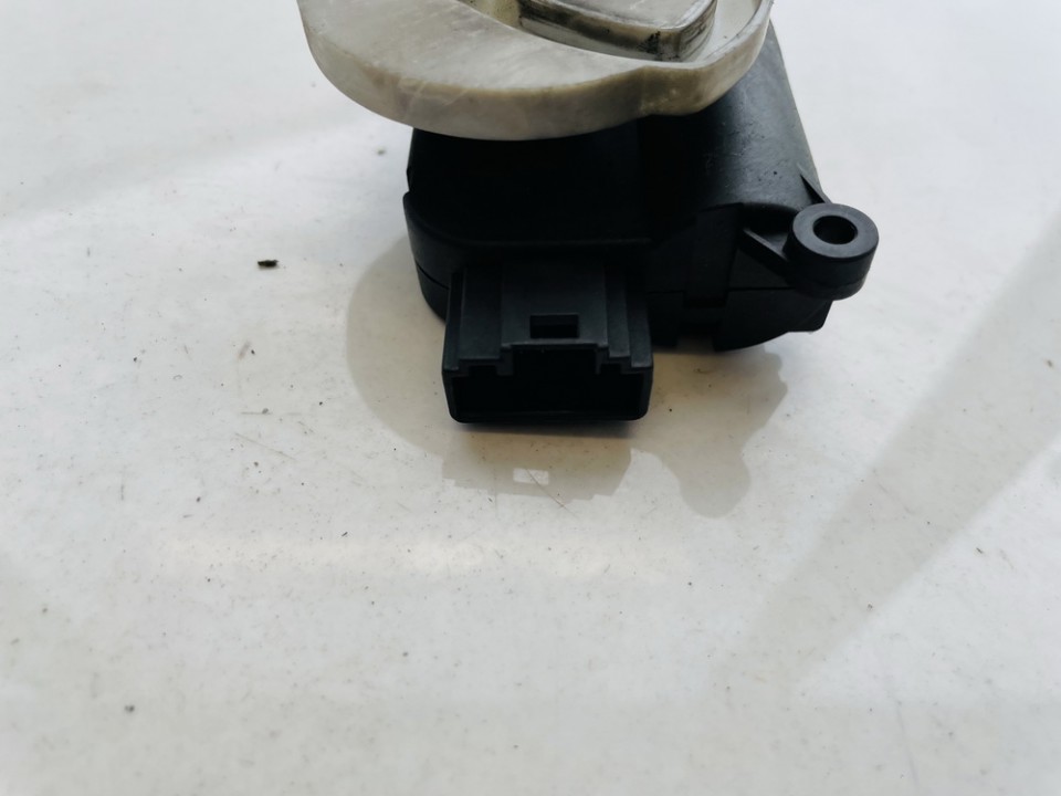 8E1820511C Audi A4 2004 Silnik klapki nagrzewnicy - Thumbnail 3