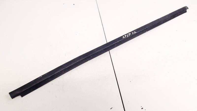 Skoda Octavia 1998 Glass Trim Molding-weatherstripping - FRONT LEFT