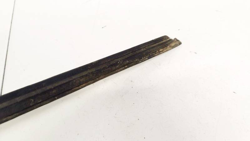 Skoda Octavia 1998 Glass Trim Molding-weatherstripping - FRONT LEFT - Thumbnail 3