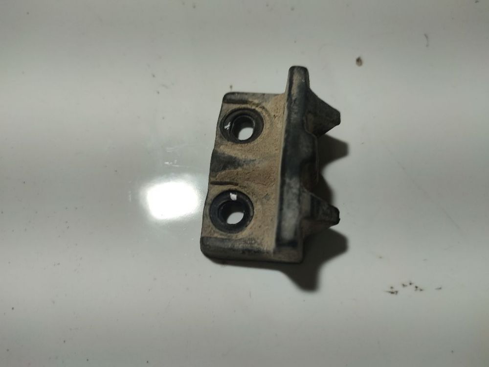 817393E000 Kia Sorento 2004 Citi turētāji