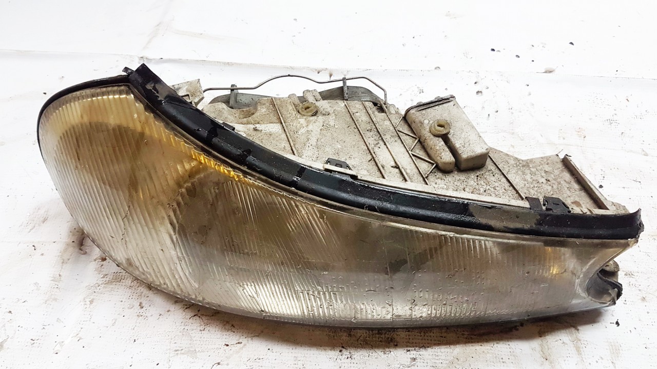 1305235323 Ford Mondeo 1995 Lampa  - PRZEDNIE PRAWE