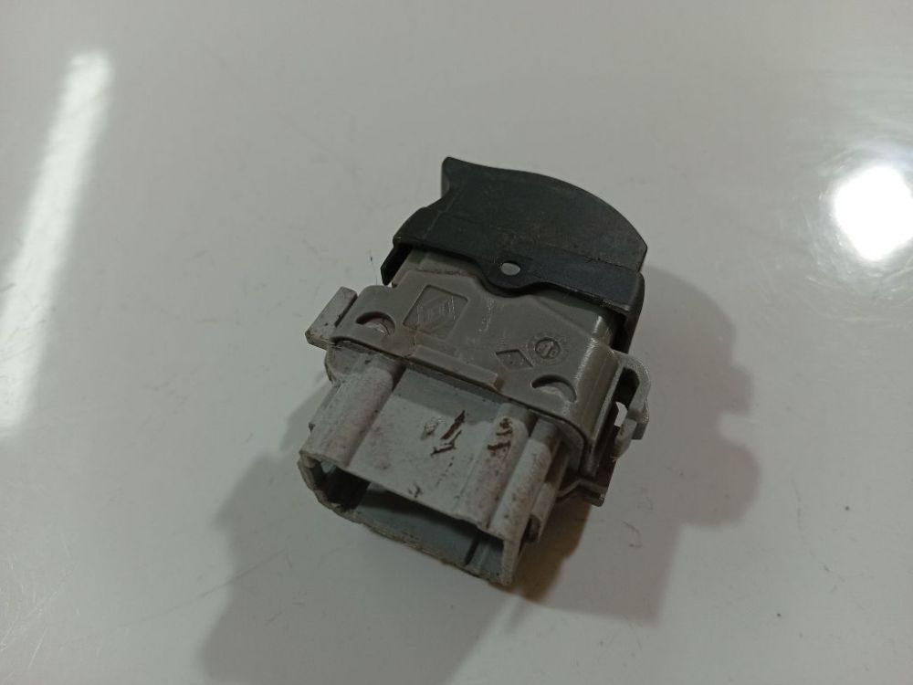 28082 Renault Scenic 2005 Przycisk sterowania szybą (przyciski podnoszenia szyby) - Thumbnail 2