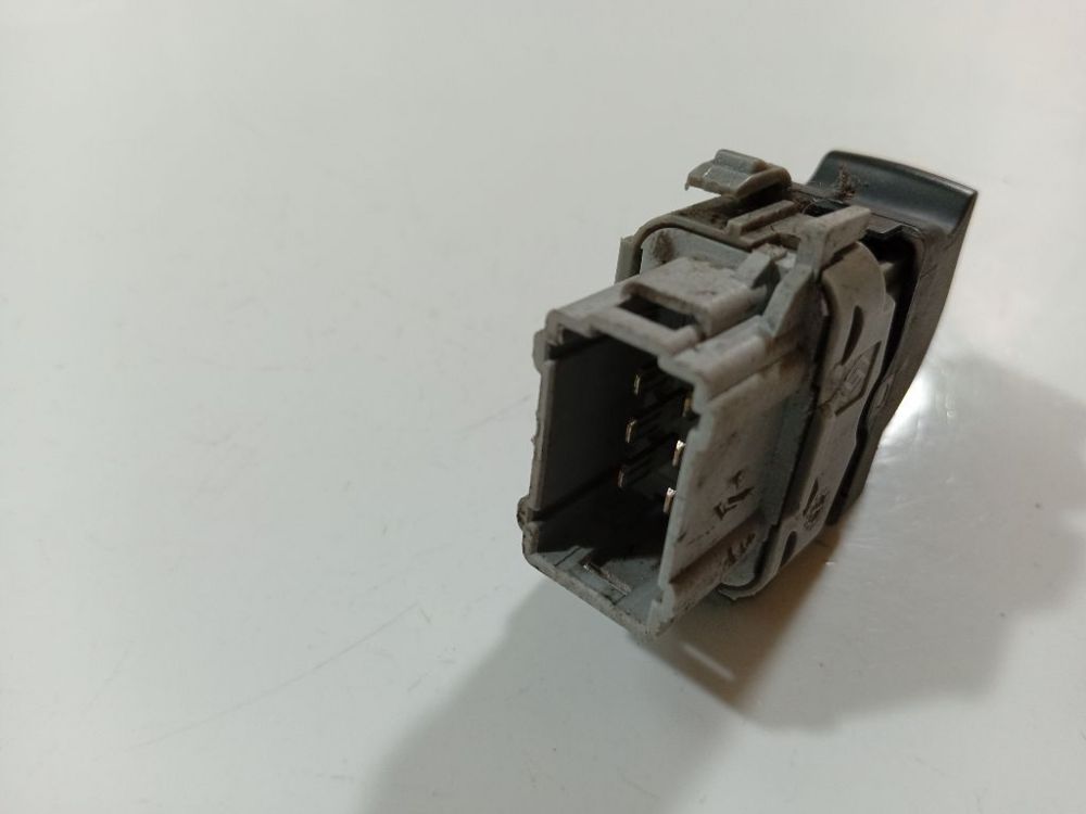 28082 Renault Scenic 2005 Przycisk sterowania szybą (przyciski podnoszenia szyby) - Thumbnail 3