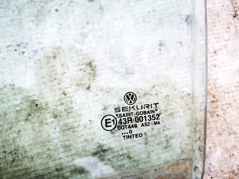 AS2 Volkswagen Golf 2000 Durvju stikls - AIZMUGURE PA KREISI - Thumbnail 2