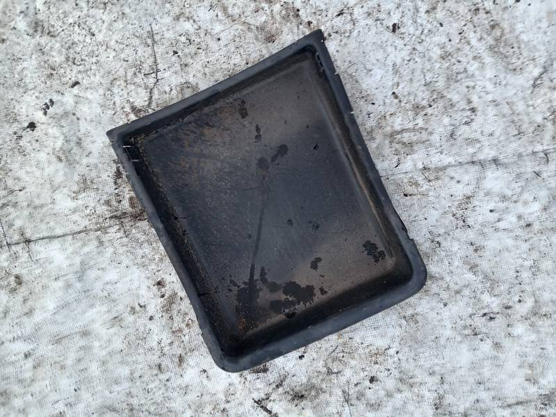 7175352010 Toyota Yaris 1999 Salono apdaila (plastmases)