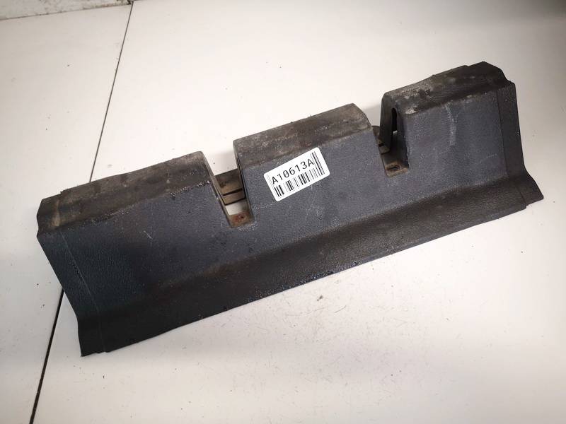 1T0857185B Volkswagen Touran 2004 Salono apdaila (plastmases)