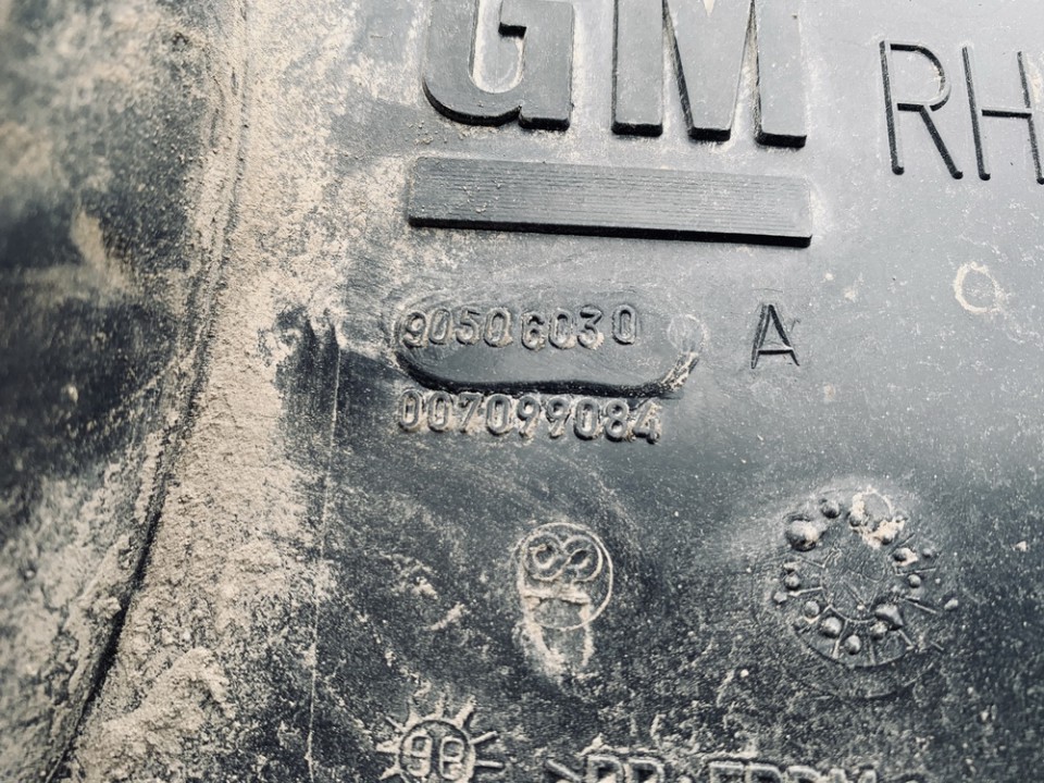 90506030 Opel Vectra 1998 Plastmasas zemspārns - PRIEKŠA PA LABI - Thumbnail 3