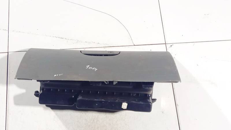 1054230 Dodge Magnum 2009 Boîte à Gants