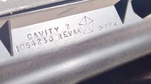 1054230 Dodge Magnum 2009 Boîte à Gants - Thumbnail 3