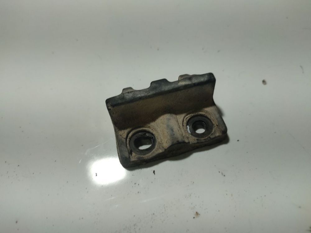 817393E000 Kia Sorento 2004 Citi turētāji