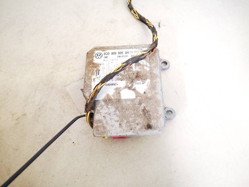 6Q0909605AH Volkswagen Caddy 2007 srs-turvatyynyn tietokone – turvatyynyn ohjausyksikkö