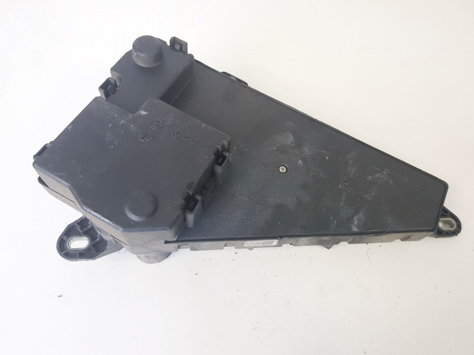 690661901 BMW 5-Series 2006 Fuse box - Thumbnail 3