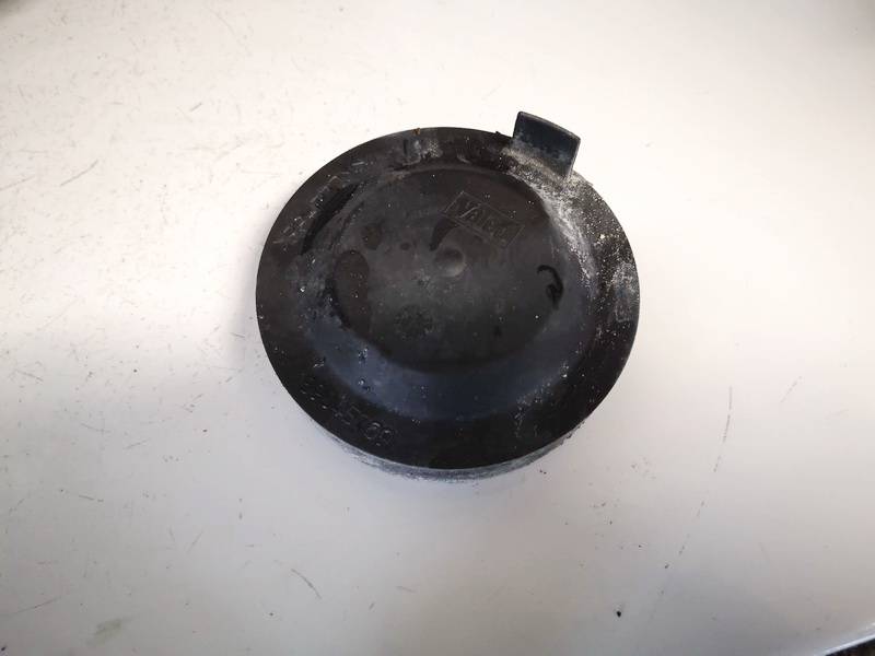 89045709 Toyota Auris 2007 Headlight bulb dust cover cap - FRONT