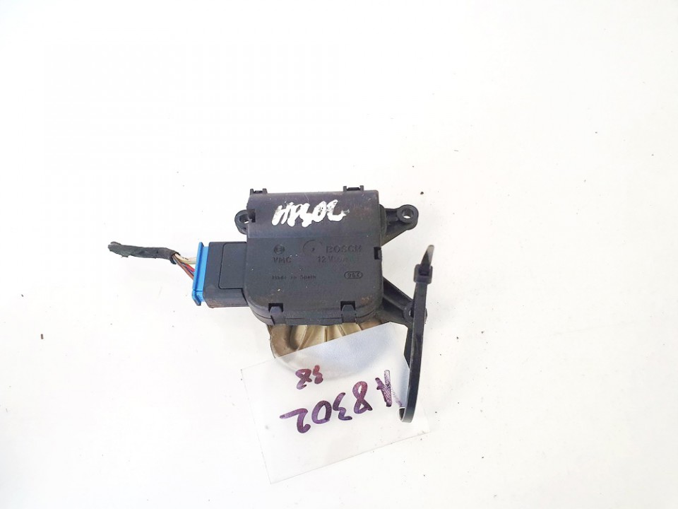 0132801302 Audi A4 2001 Silnik klapki nagrzewnicy - Thumbnail 2