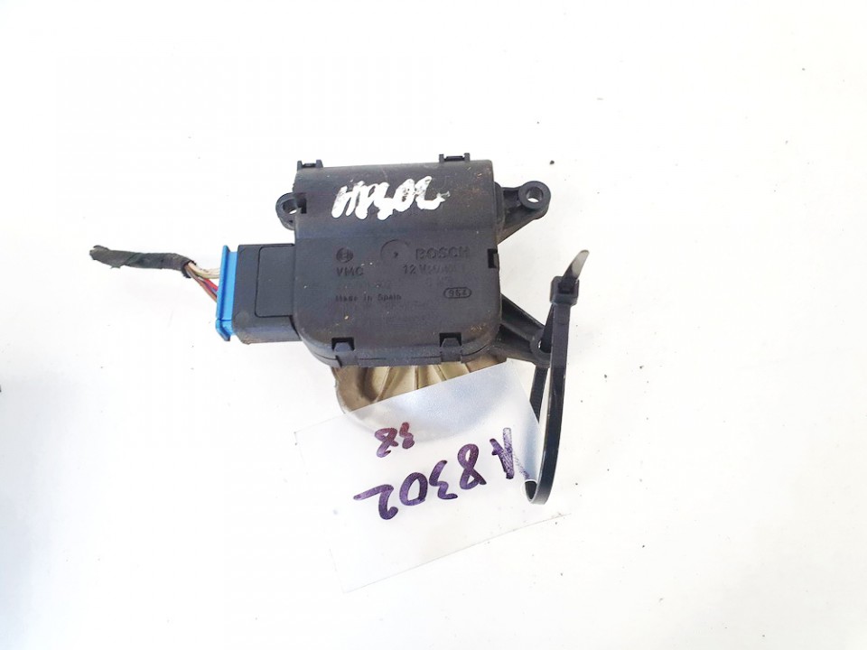 0132801302 Audi A4 2001 Silnik klapki nagrzewnicy