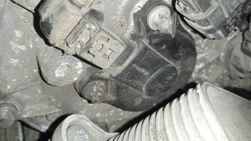 A2720510177 Mercedes-Benz ML-CLASS 2007 Steuerventil für Nockenwellenverstellung