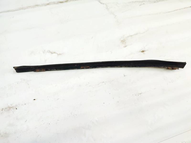 Chrysler Pacifica 2004 Listwa szyby drzwi - PRZEDNIE PRAWE