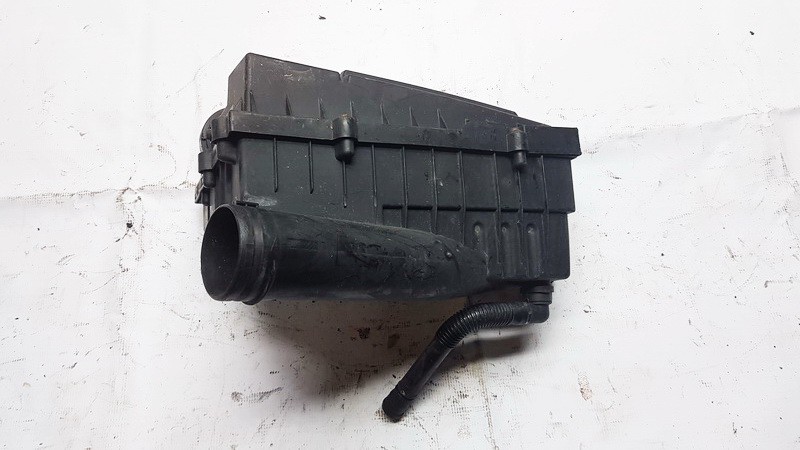 3C0129607AG Volkswagen Passat 2006 Air filter box