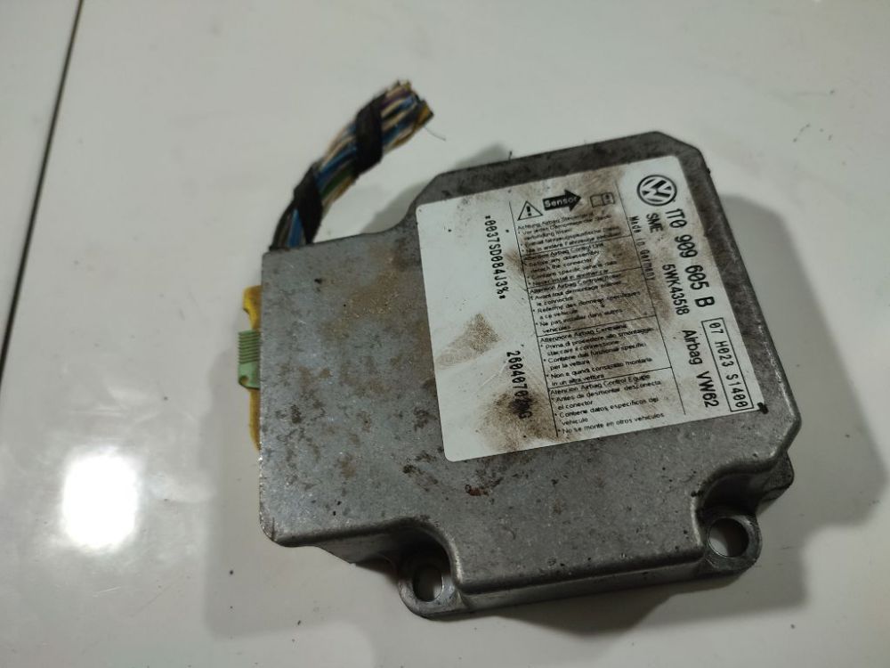5WK43518 Volkswagen Touran 2004 Airbag crash sensors module - Thumbnail 2