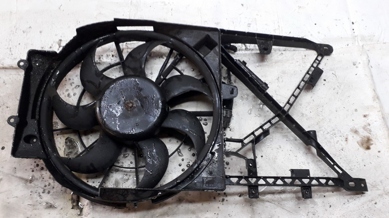 093682 Volvo V50 2005 Diffuser, Radiator Fan