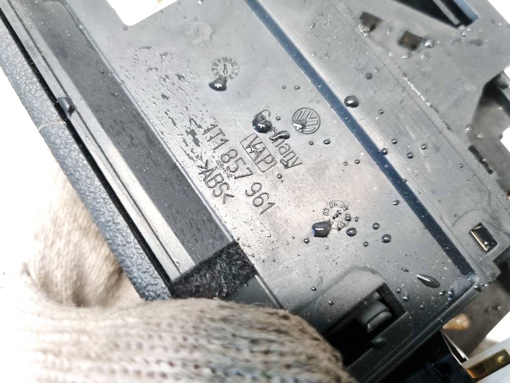 1T1857961 Volkswagen Touran 2005 Center Console Ashtray (Ash Tray) - Thumbnail 4