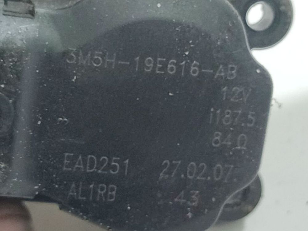 3M5H19E616AB Volkswagen Fox 2008 Heater Vent Flap Control Actuator Motor - Thumbnail 4