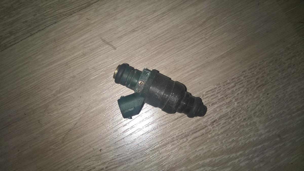 037906031al Fuel Injector Audi A3 1997 1.6L EIS00118329 Used Auto