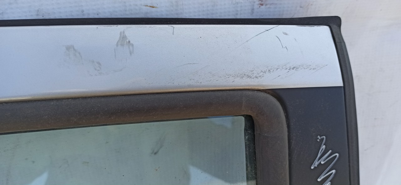 SIDABRINE Kia Sorento 2004 PUERTA - TRASERO DERECHO - Thumbnail 4