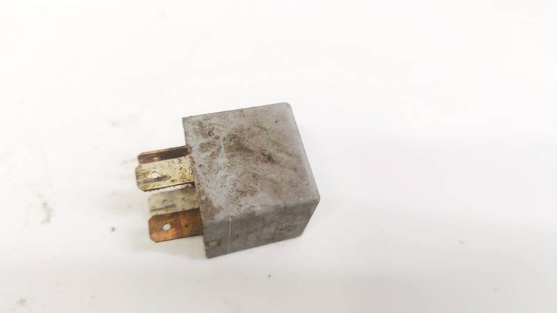 141951253B Volkswagen Transporter 1992 Rele