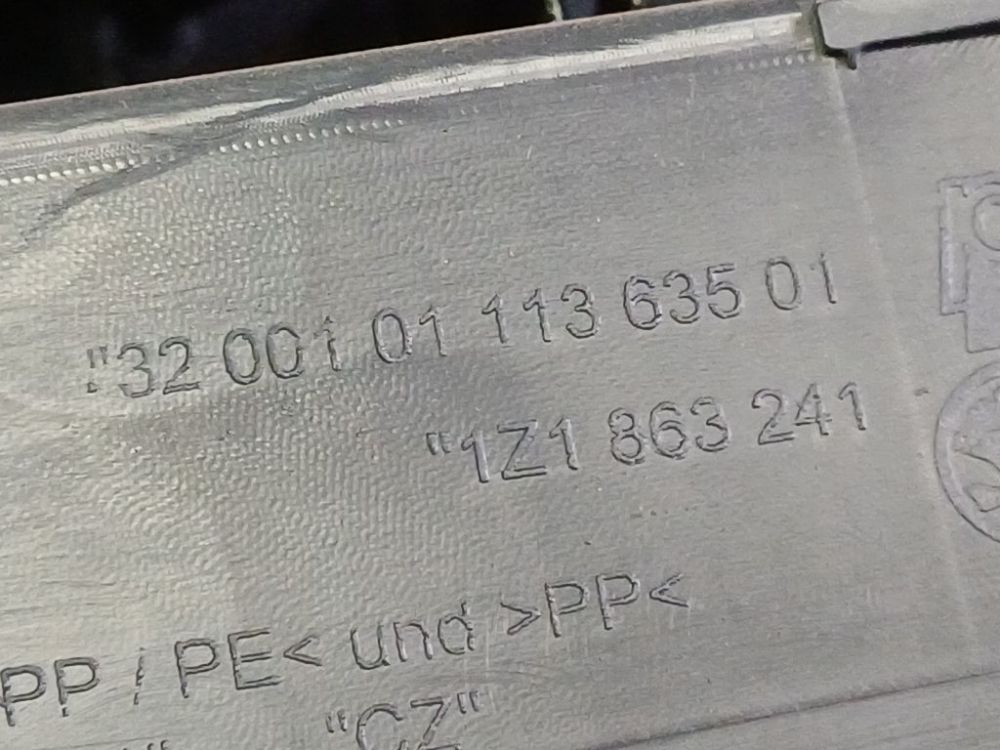 320010111363501 Skoda Octavia 2008 Center console - Thumbnail 4